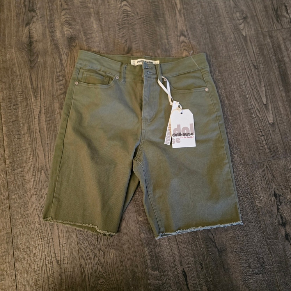 Dollhouse Womens Bermuda Shorts Olive Green High Rise Raw Hem Size 7/8‎ AS-8668